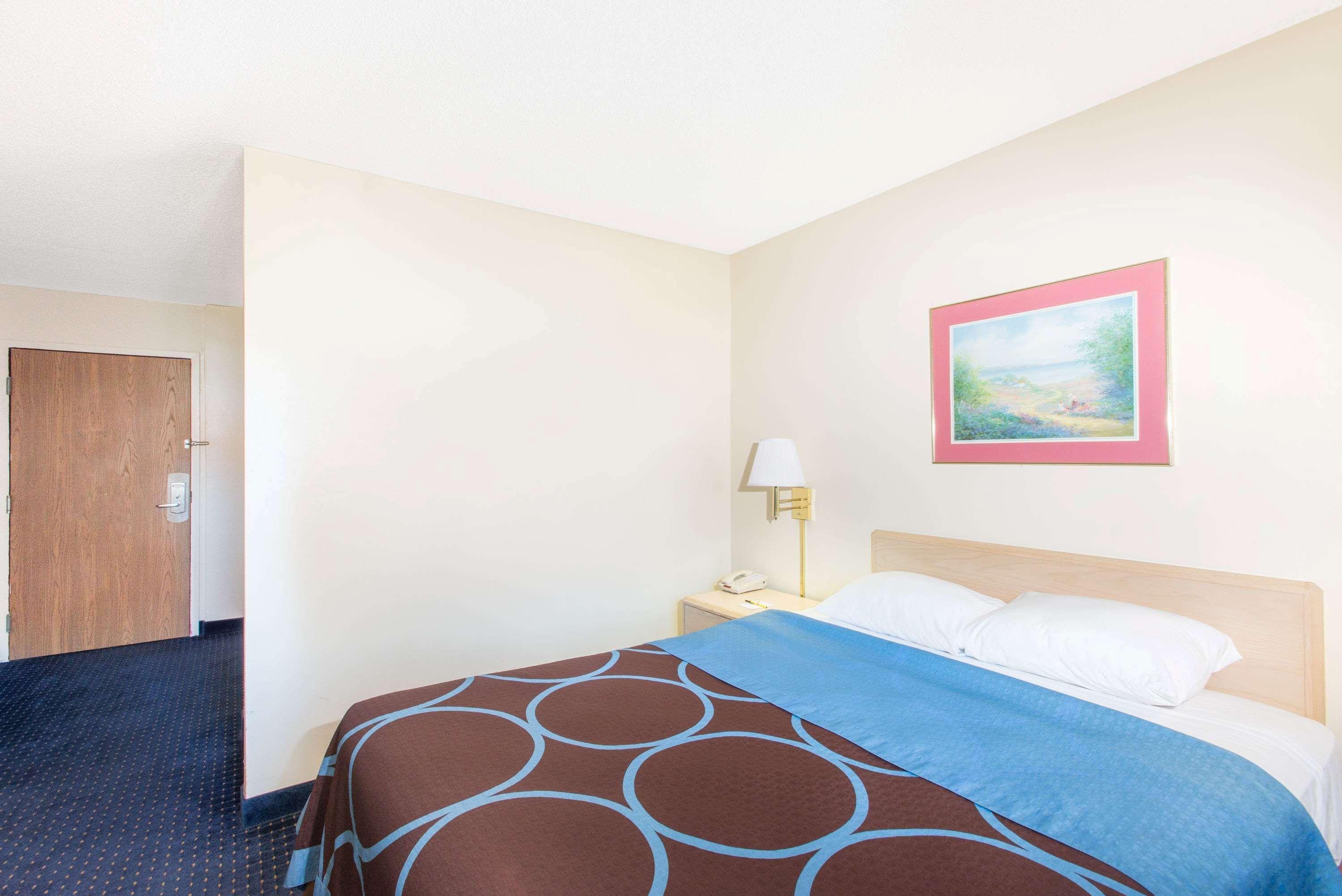 Super 8 By Wyndham Webster/Rochester Buitenkant foto